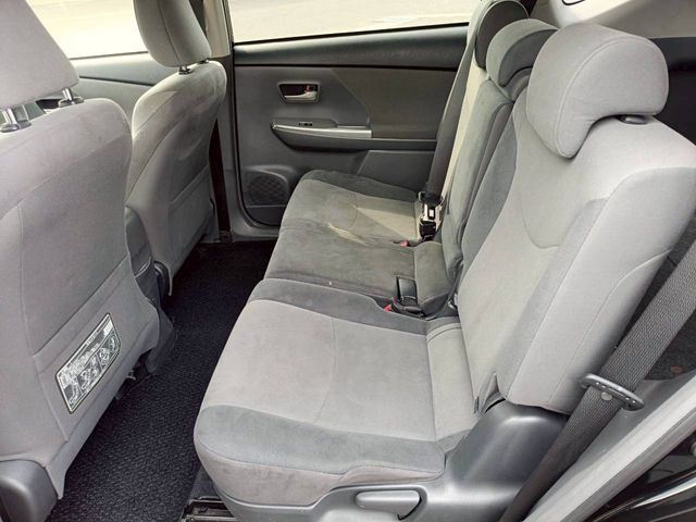 TOYOTA PRIUS ALPHA 2013 Image 31