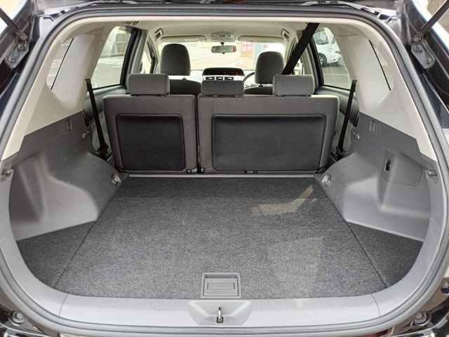 TOYOTA PRIUS ALPHA 2013 Image 31