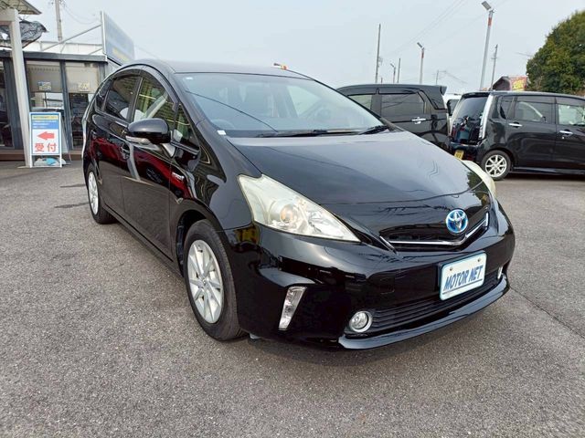 TOYOTA PRIUS ALPHA 2013 Image 31