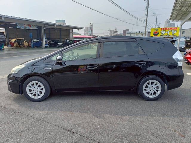 TOYOTA PRIUS ALPHA 2013 Image 31