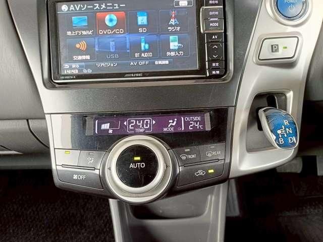 TOYOTA PRIUS ALPHA 2013 Image 31