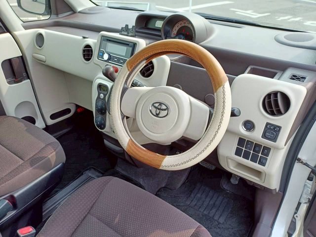 TOYOTA SPADE 2015 Image 31