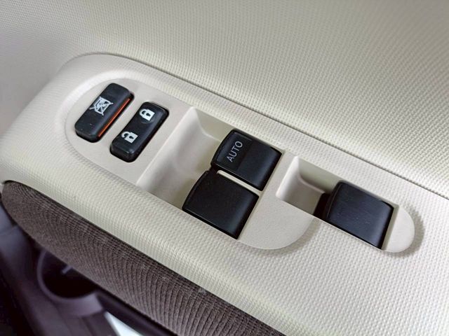 TOYOTA SPADE 2015 Image 31