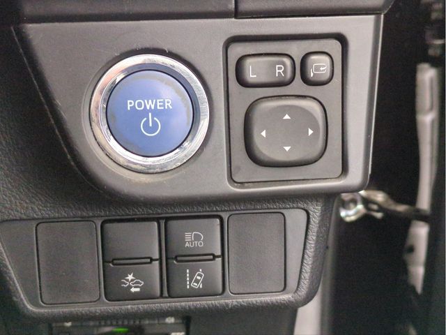 TOYOTA COROLLA FIELDER HYBR 2015 Image 31