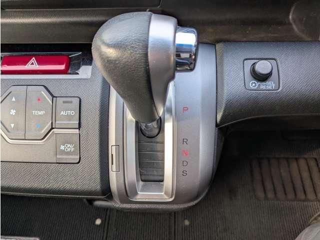 HONDA STEPWAGON SPADA 2013 Image 31