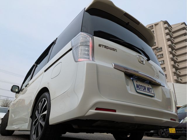 HONDA STEPWAGON SPADA 2013 Image 31