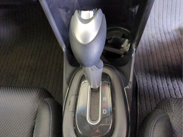 HONDA CR-Z 2012 Image 31