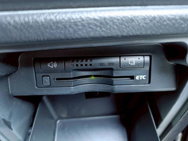 TOYOTA VOXY 2012 Image 31