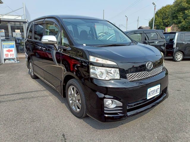 TOYOTA VOXY 2012 Image 31