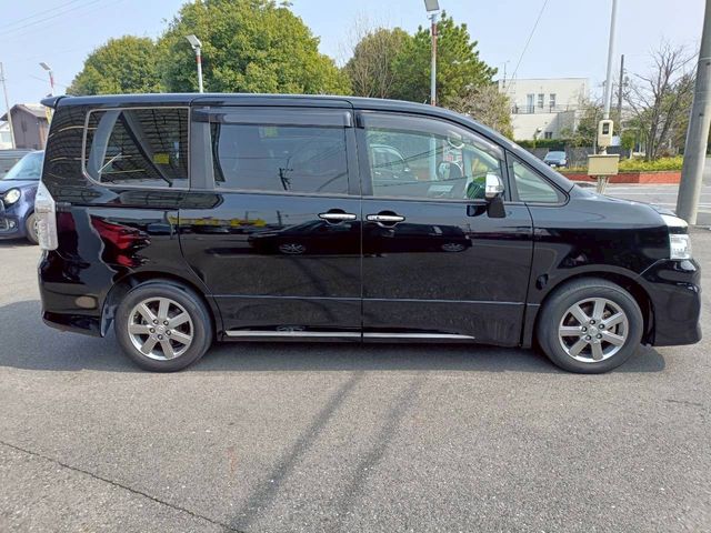 TOYOTA VOXY 2012 Image 31