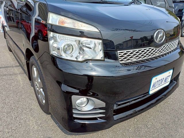 TOYOTA VOXY 2012 Image 31