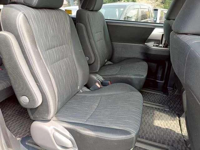 TOYOTA VOXY 2012 Image 31