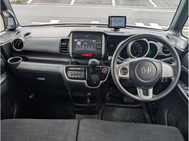 HONDA N BOX 2015 Image 31