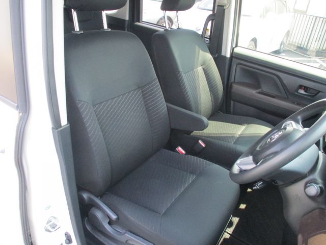 TOYOTA ROOMY 2018 Image 31