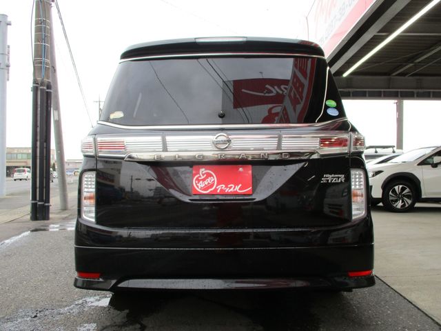 NISSAN ELGRAND 2017 Image 31