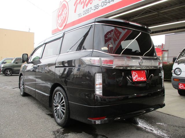 NISSAN ELGRAND 2017 Image 31