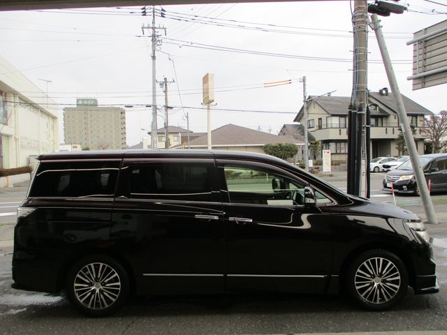 NISSAN ELGRAND 2017 Image 31