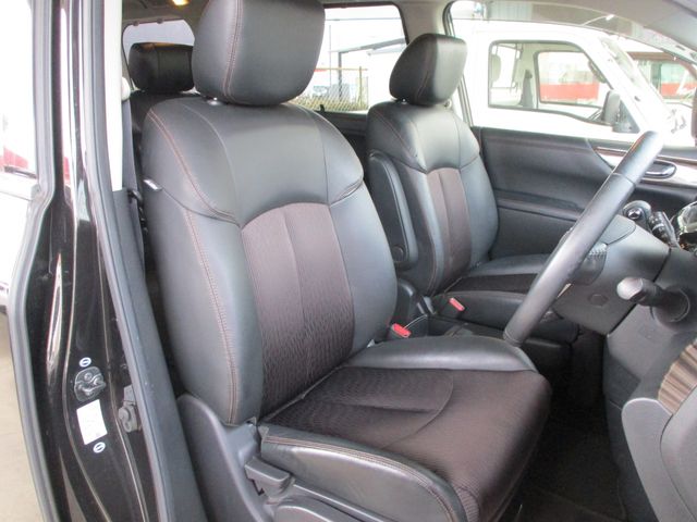 NISSAN ELGRAND 2017 Image 31