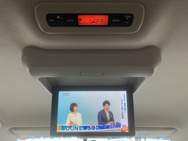 NISSAN ELGRAND 2017 Image 31