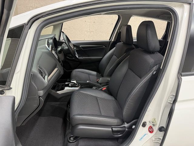 HONDA FIT HYBRID 2018 Image 31