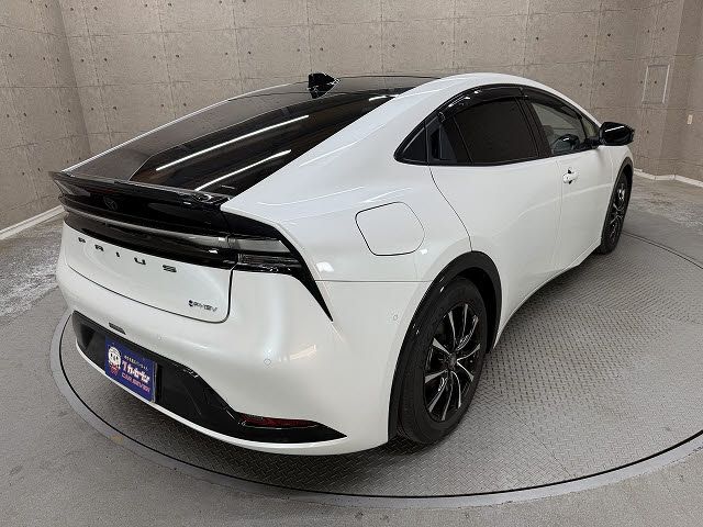 TOYOTA PRIUS PHV 2023 Image 31