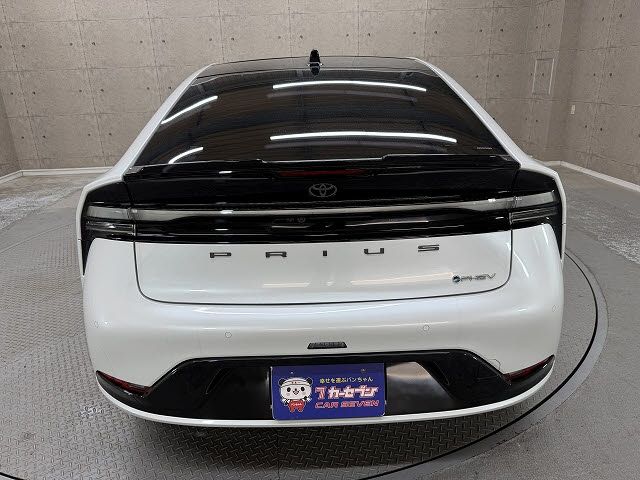 TOYOTA PRIUS PHV 2023 Image 31