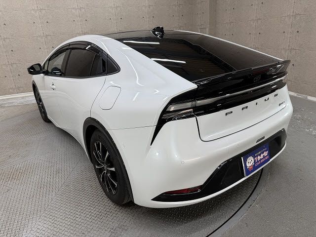 TOYOTA PRIUS PHV 2023 Image 31