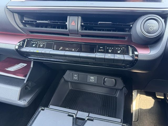 TOYOTA PRIUS PHV 2023 Image 31