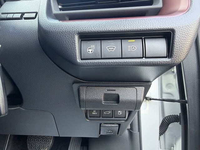 TOYOTA PRIUS PHV 2023 Image 31