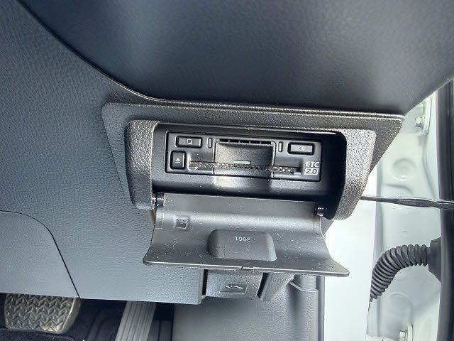 TOYOTA PRIUS PHV 2023 Image 31