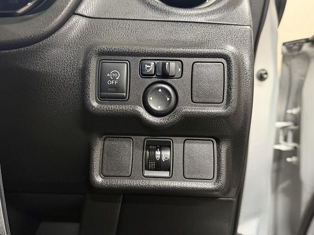 NISSAN NOTE 2014 Image 31