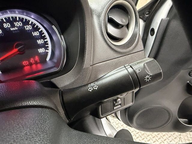 NISSAN NOTE 2014 Image 31