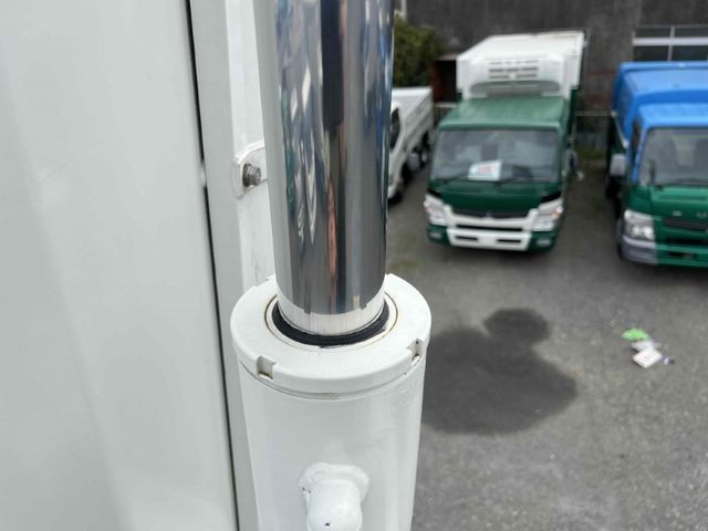 MITSUBISHI CANTER 2017 Image 31