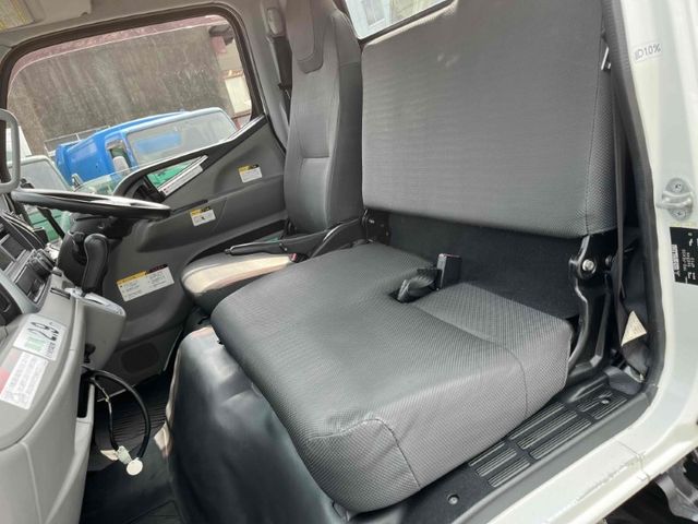 MITSUBISHI CANTER 2017 Image 31