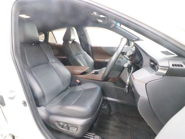 TOYOTA HARRIER 2WD 2021 Image 31