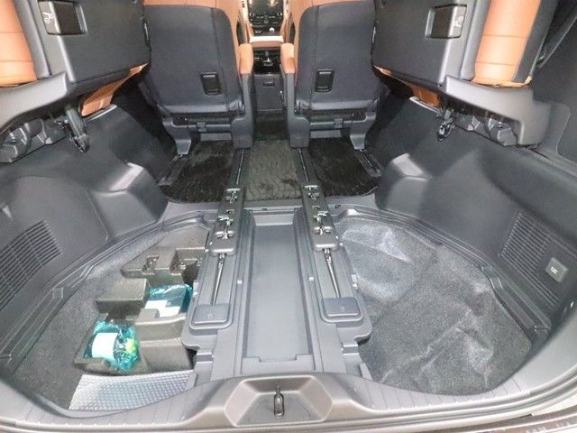 TOYOTA VELLFIRE  HYBRID 2025 Image 31