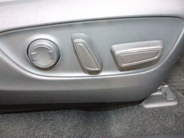 TOYOTA HARRIER HYBRID 2023 Image 31