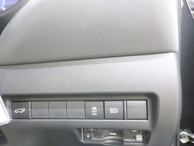 TOYOTA HARRIER HYBRID 2023 Image 31