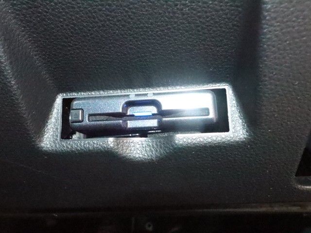 TOYOTA YARIS HYBRID 2023 Image 31