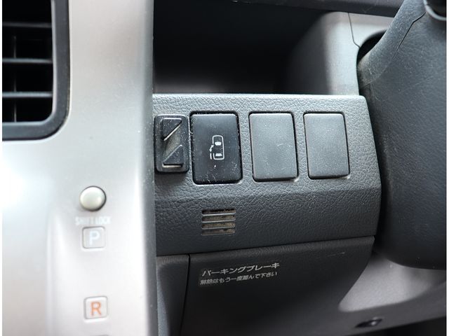 TOYOTA VOXY 2007 Image 31