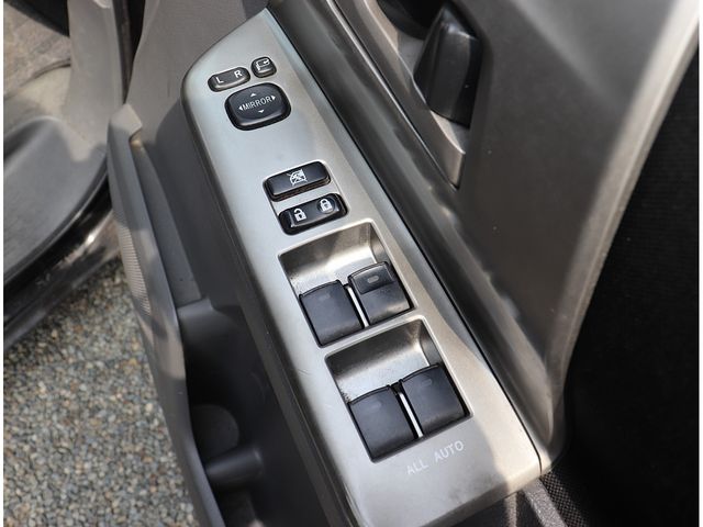 TOYOTA VOXY 2007 Image 31