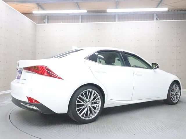 TOYOTA LEXUS IS300H 2017 Image 31