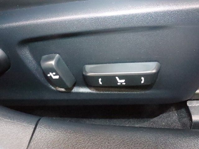 TOYOTA LEXUS IS300H 2017 Image 31