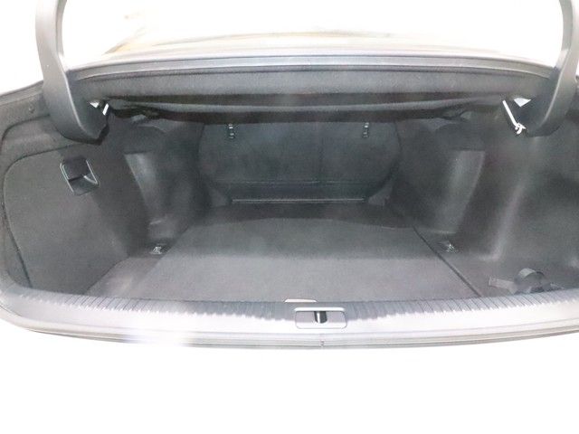 TOYOTA LEXUS IS300H 2017 Image 31