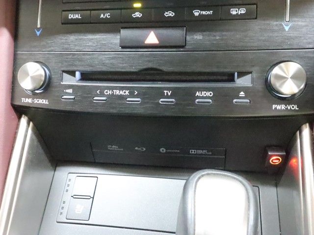 TOYOTA LEXUS IS300H 2017 Image 31