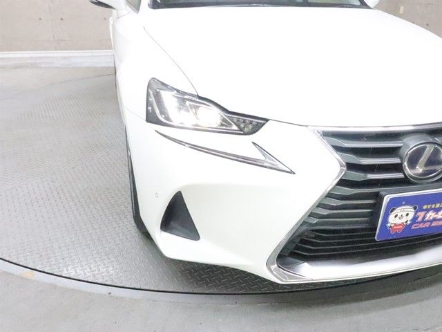 TOYOTA LEXUS IS300H 2017 Image 31