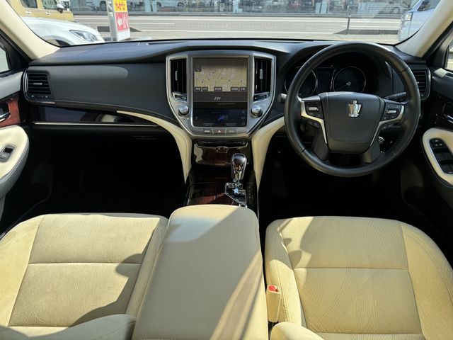 TOYOTA CROWN SEDAN 4WD 2017 Image 31
