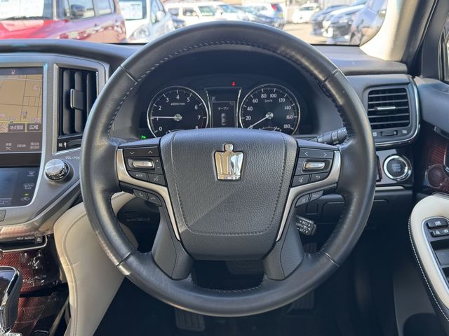 TOYOTA CROWN SEDAN 4WD 2017 Image 31