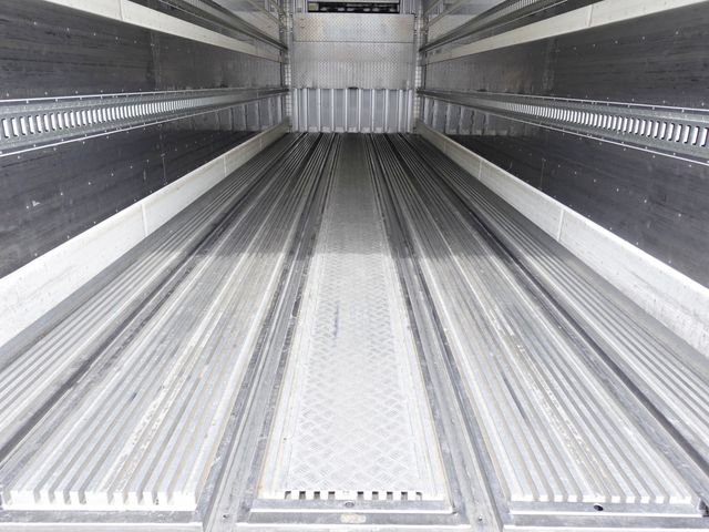 MITSUBISHI FUSOU SUPER GREAT 2010 Image 31