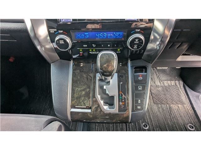 TOYOTA ALPHARD 2016 Image 31